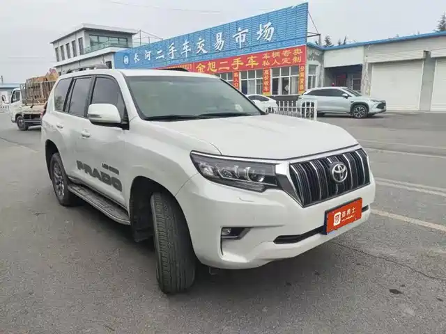 TOYOTA PRADO