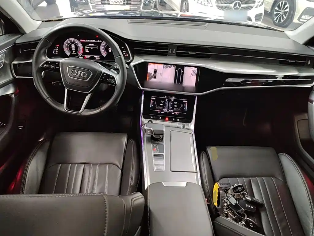 Фото 10 - Audi A6L