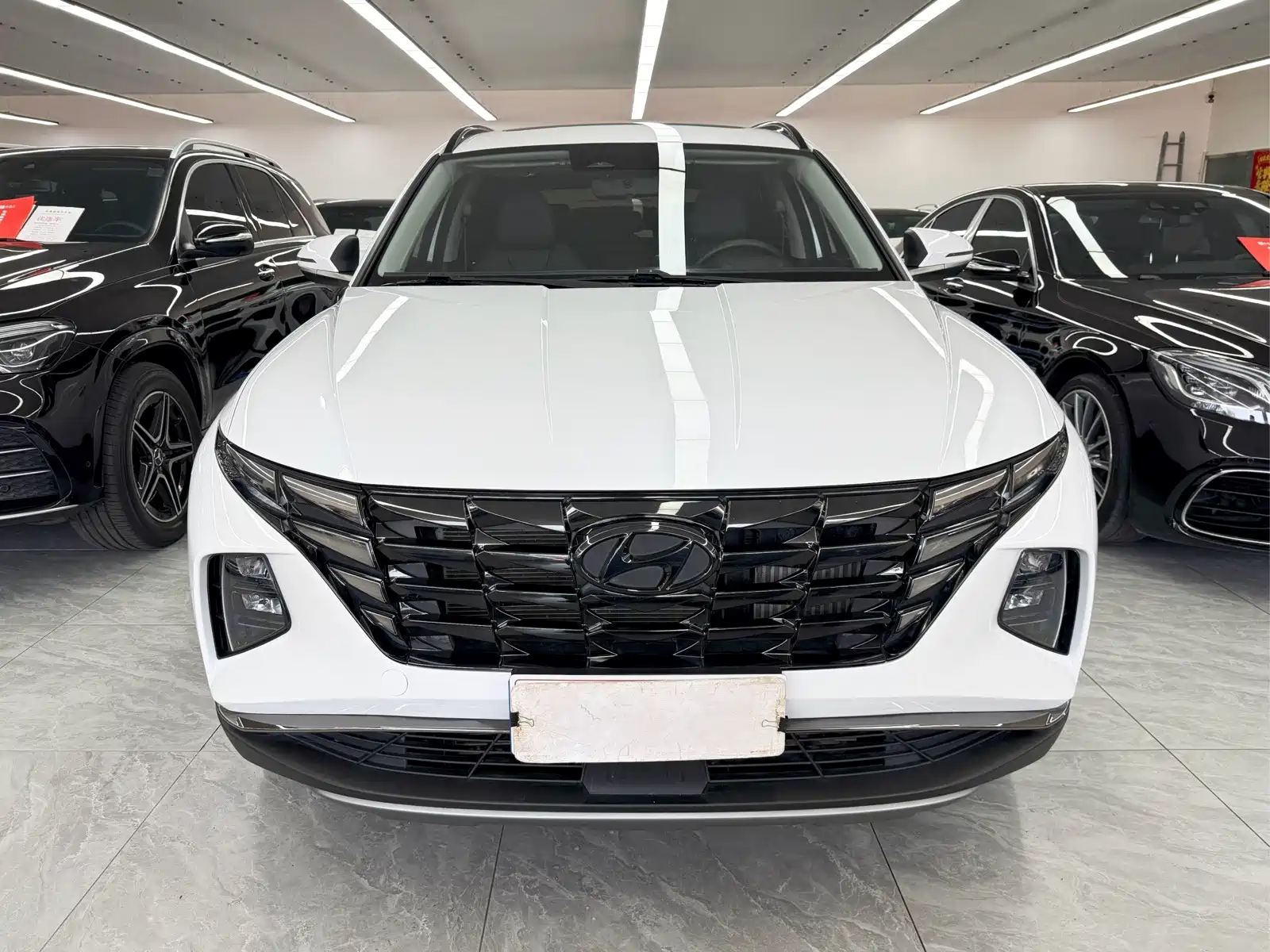 Photo 2 - Hyundai Tucson