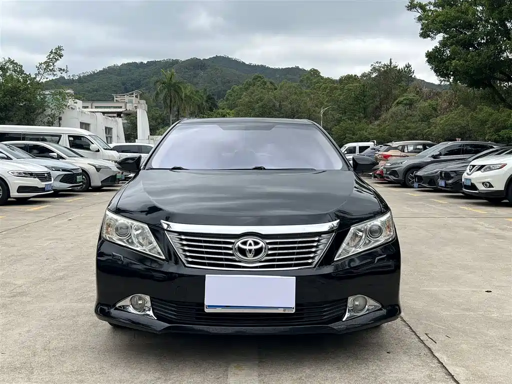 Toyota Camry 2012 2.5G Luxury Edition фото 2