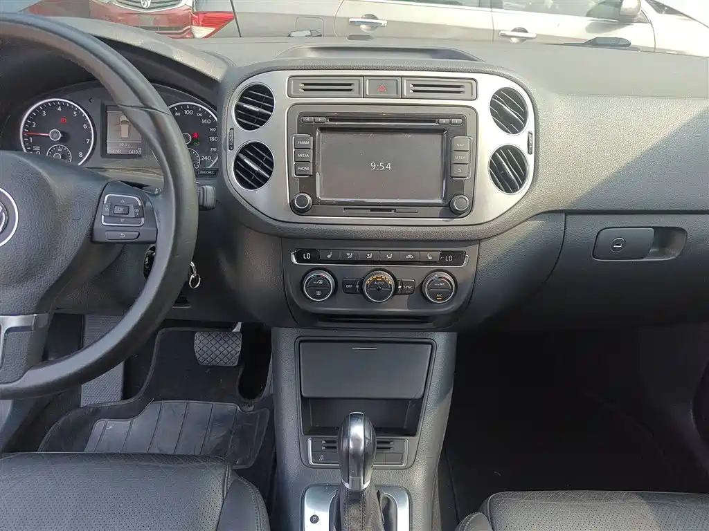 Volkswagen Tiguan 2013 1.8TSI Automatic 2WD Luxury Model фото 9