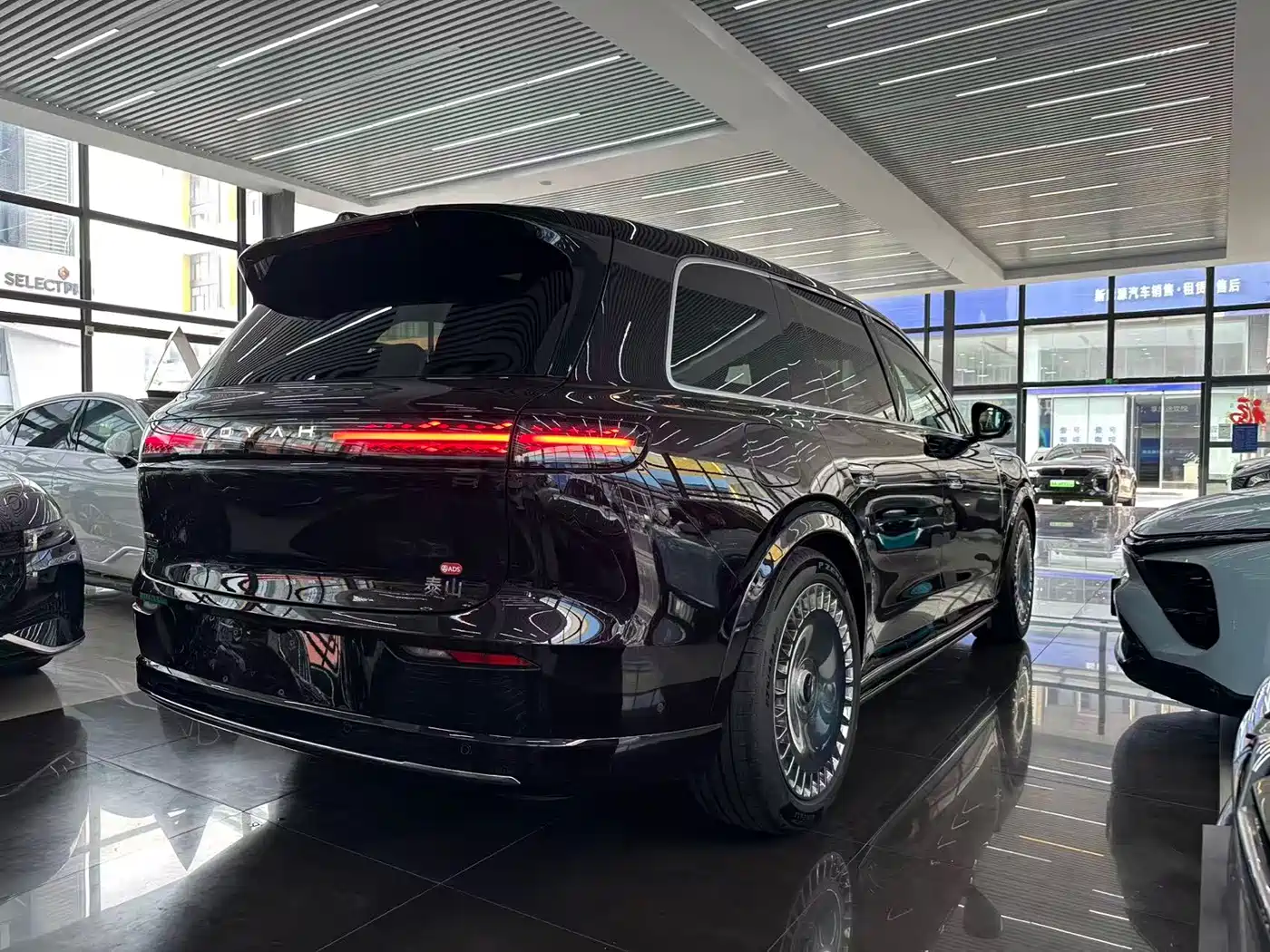 Voyah Auto VOYAH Taisan 2026 Model Base фото 6