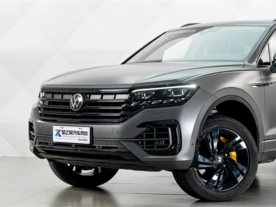 Volkswagen Touareg 2024 2023 3.0TSI R-Line Volcano Rock Paint Sport