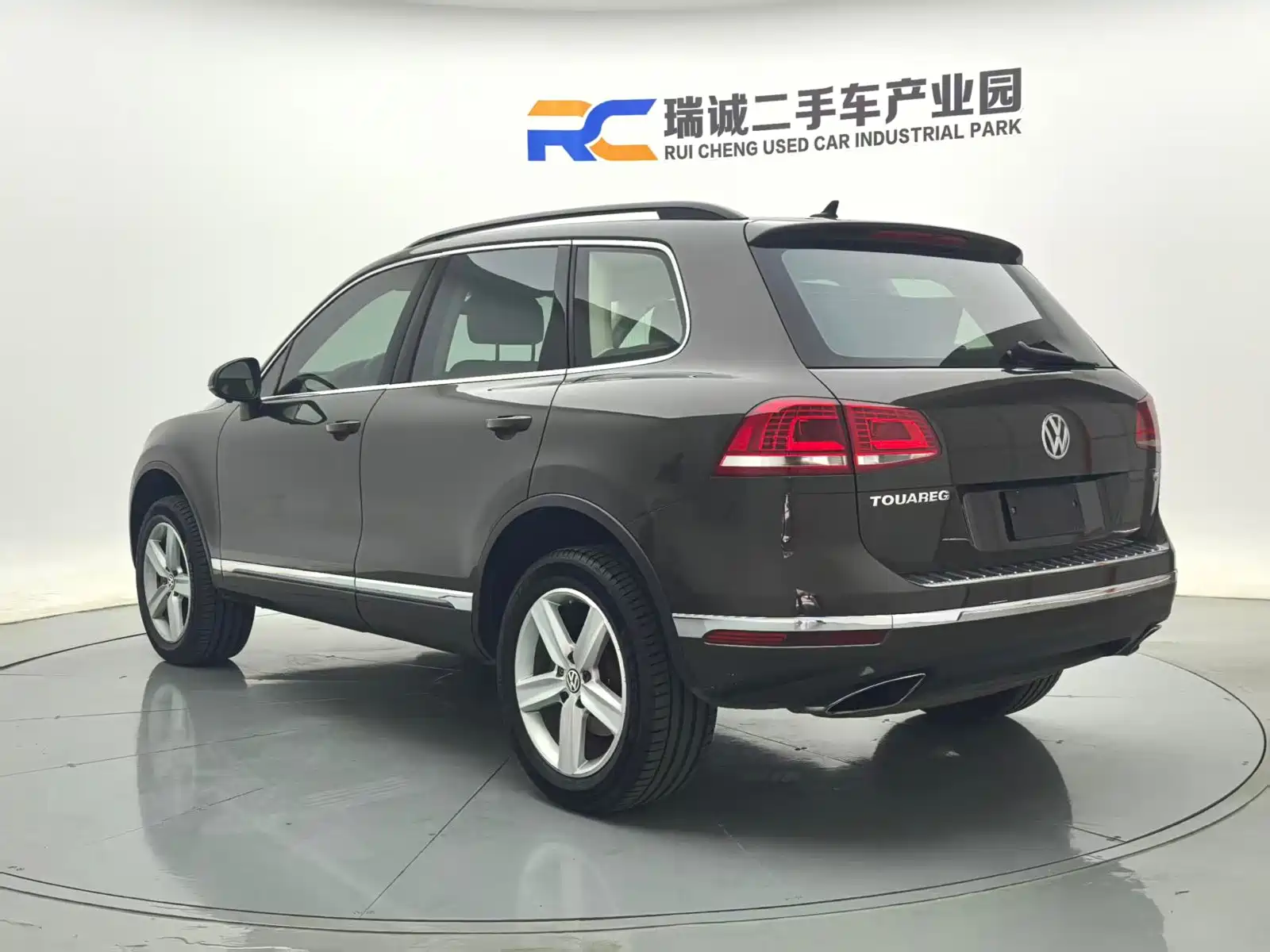 Фото 6 - Volkswagen Touareg