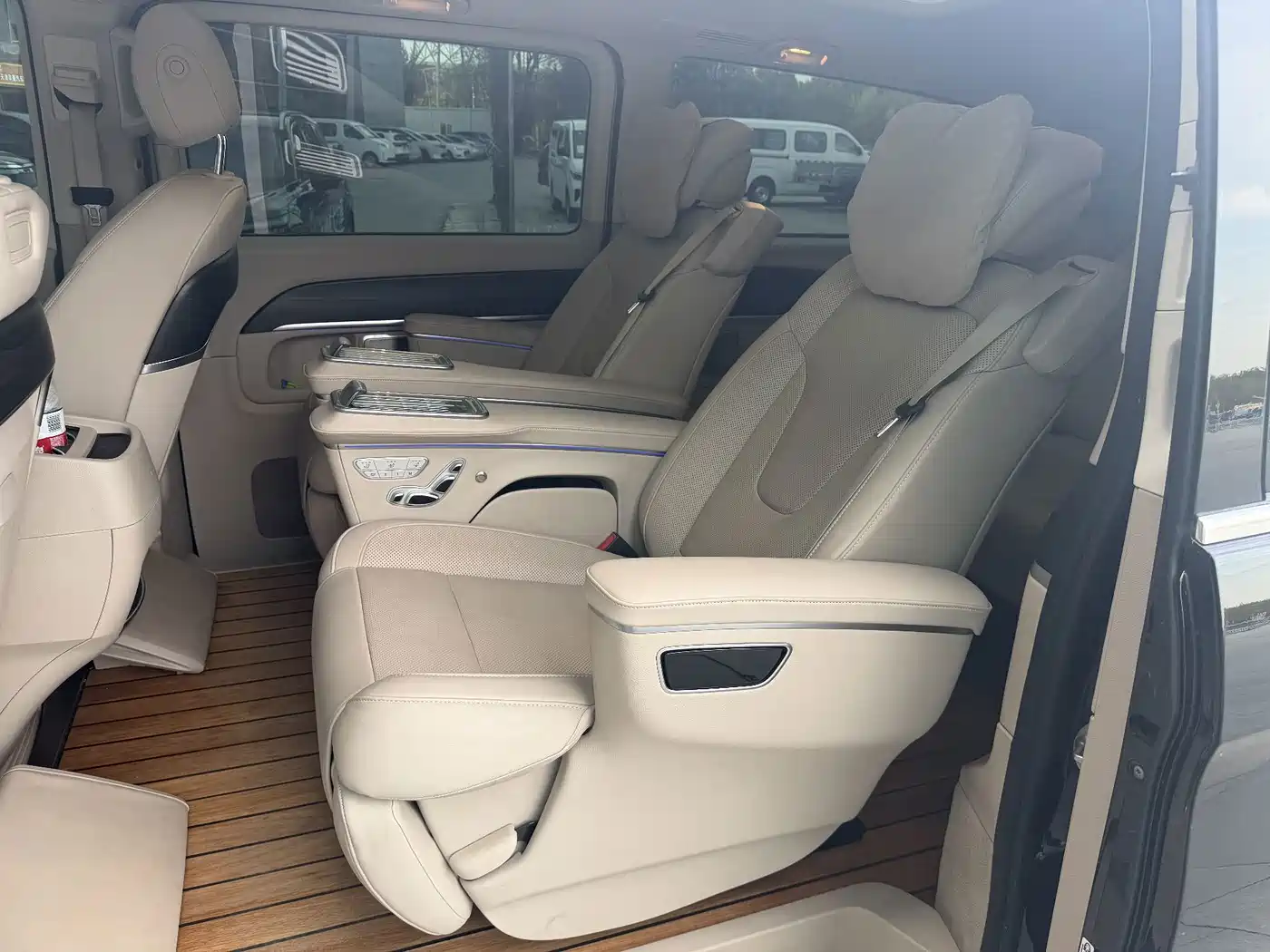 Mercedes-Benz V-Class 2025 2024 V 300 L Long Wheelbase Luxury Edition