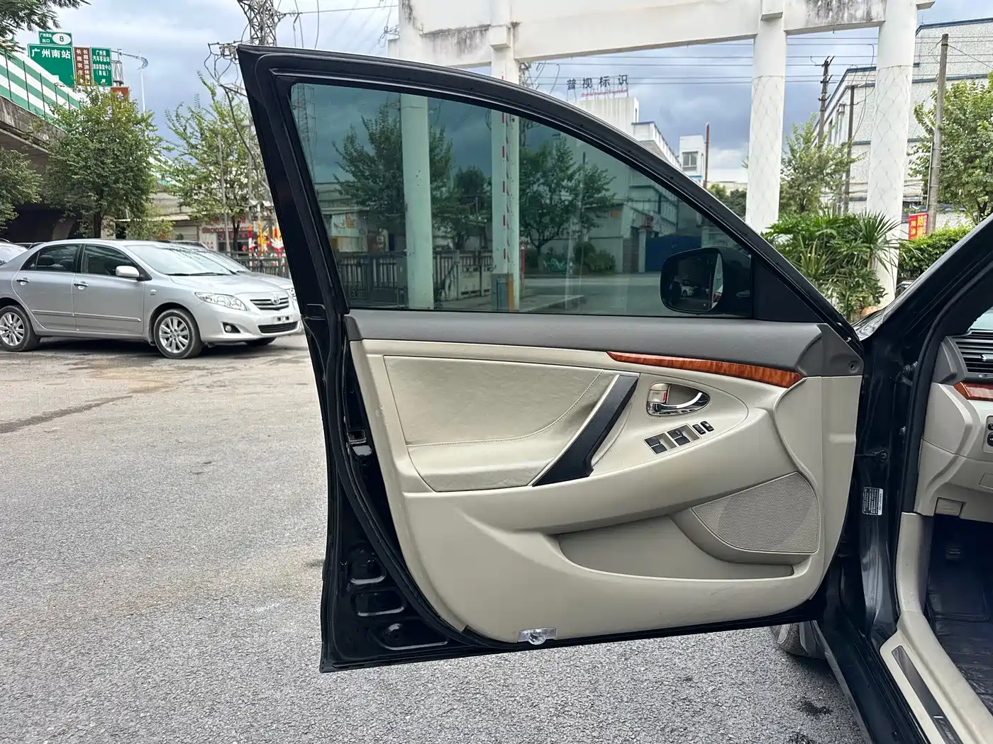 Фото 8 - Toyota Camry