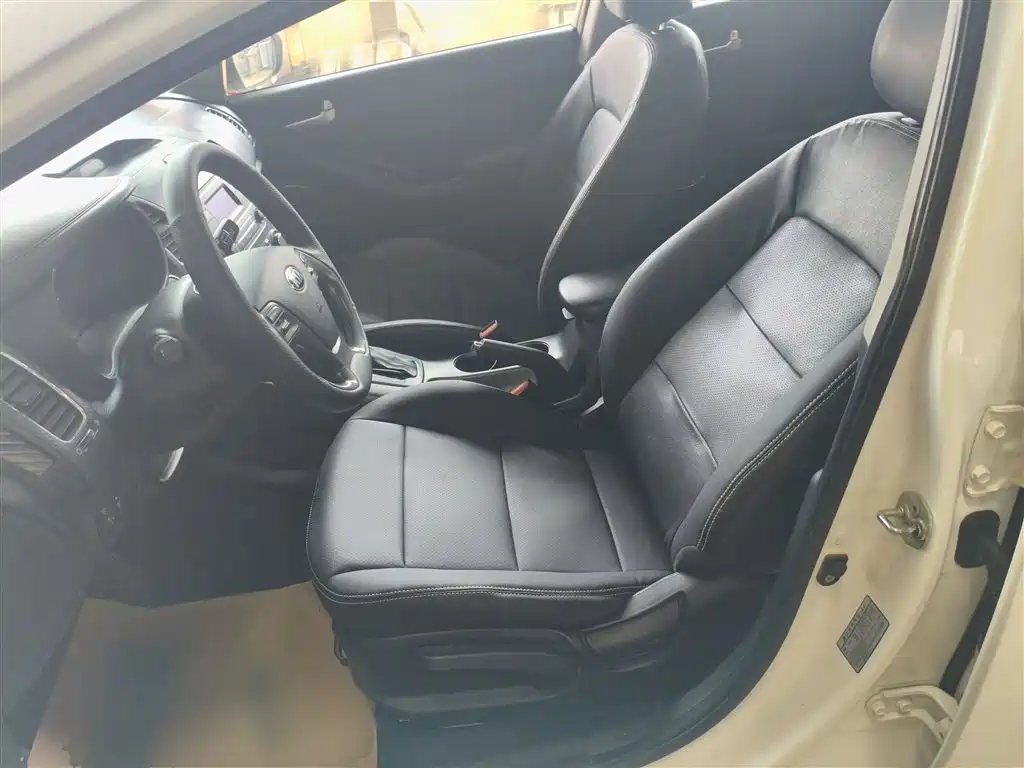 Kia K3 2015 1.6L Automatic GLS фото 11