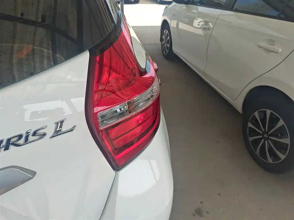 Toyota YARiS L Zhi Xuan 2016 Facelift 1.5G CVT Dynamic Edition фото 8
