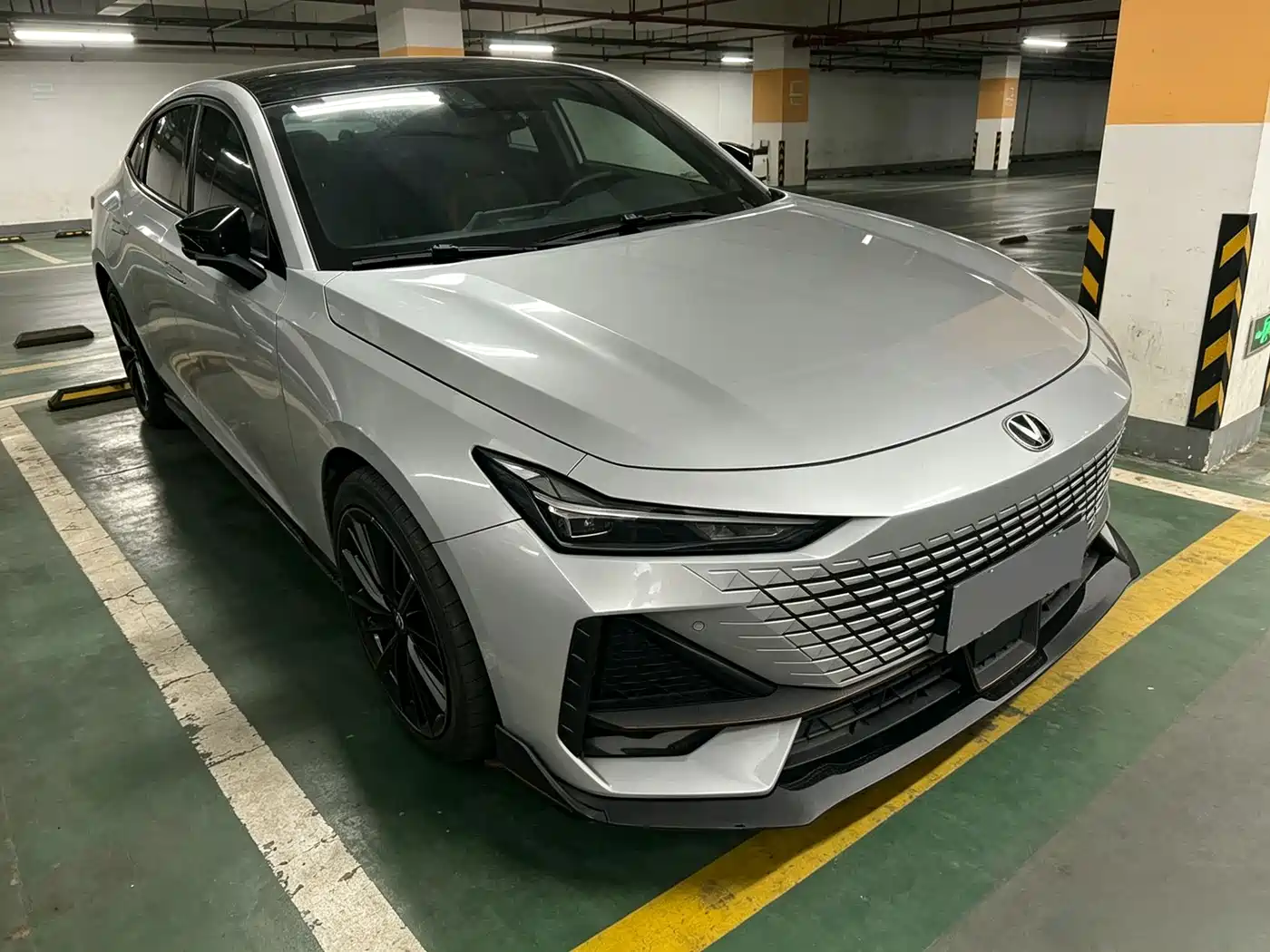 CHANGAN UNI-V
