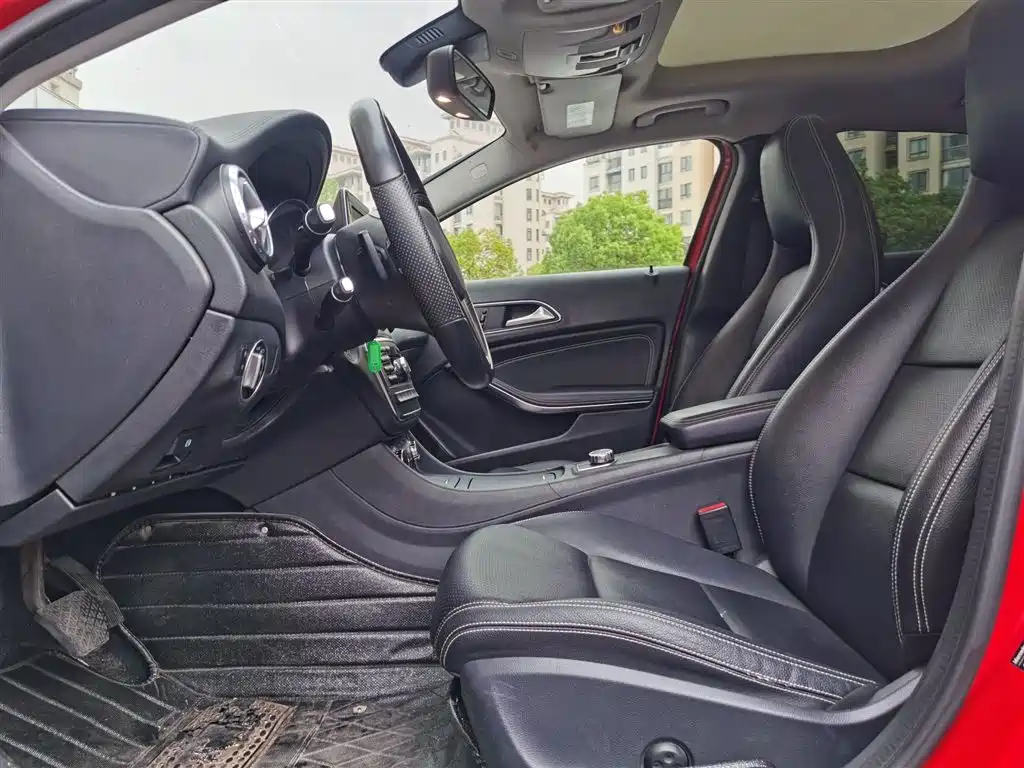 Mercedes-Benz GLA 2015 GLA 220 4MATIC Luxury фото 14