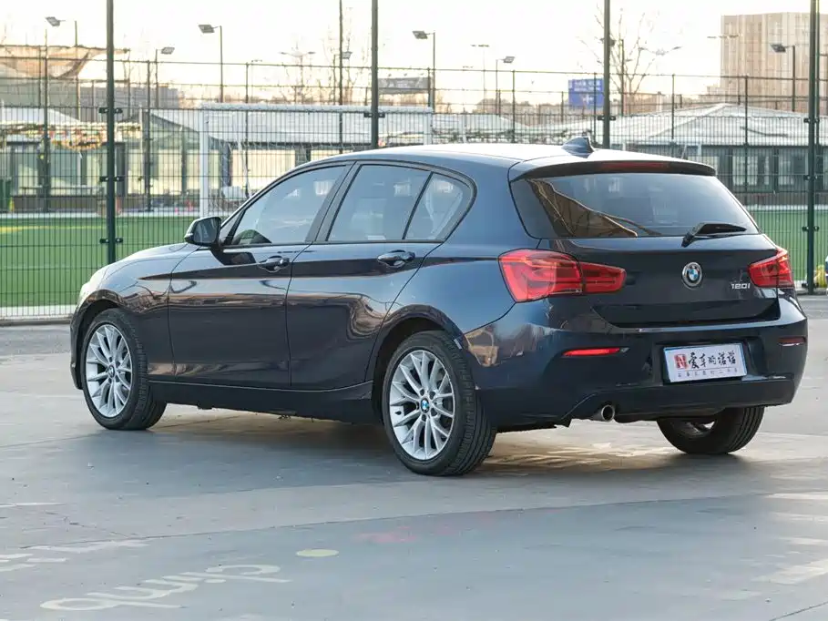 BMW 1 Series (Import) 2015 120i Leading фото 3