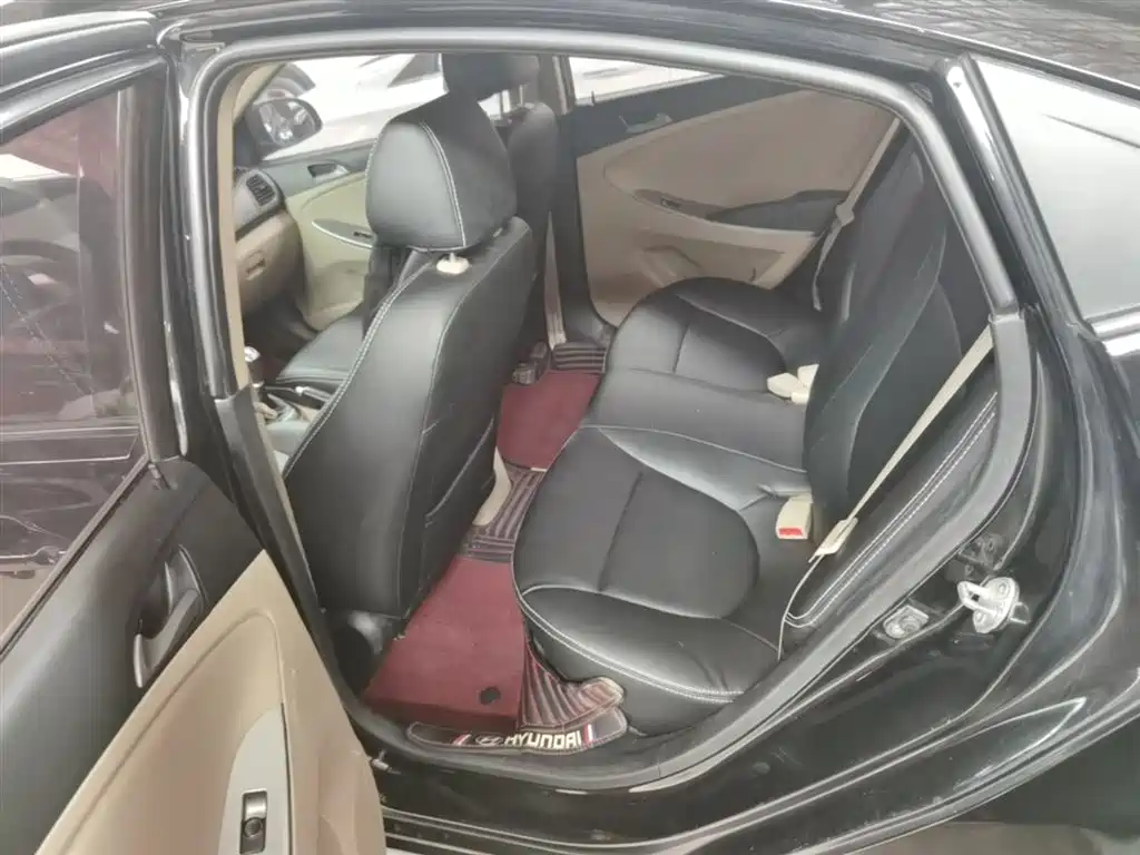 Hyundai Verna 2014 1.4L Manual Smart GLS фото 17