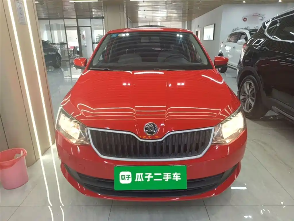 Škoda Fabia 2017 1.4L Auto Car Enjoy Edition фото 3