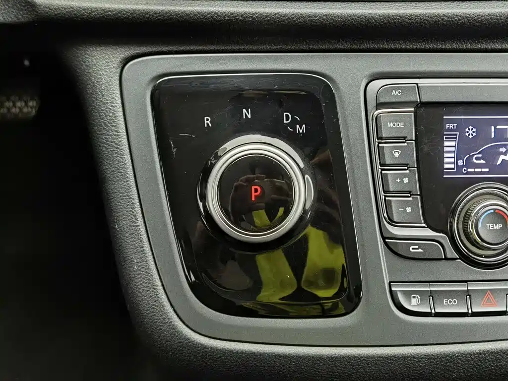 SAIC Maxus Maxus G10 2021 2021 2.0T Automatic Elite Edition Gasoline 7-Seater