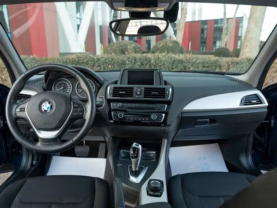 BMW 1 Series (Import) 2015 120i Leading фото 18