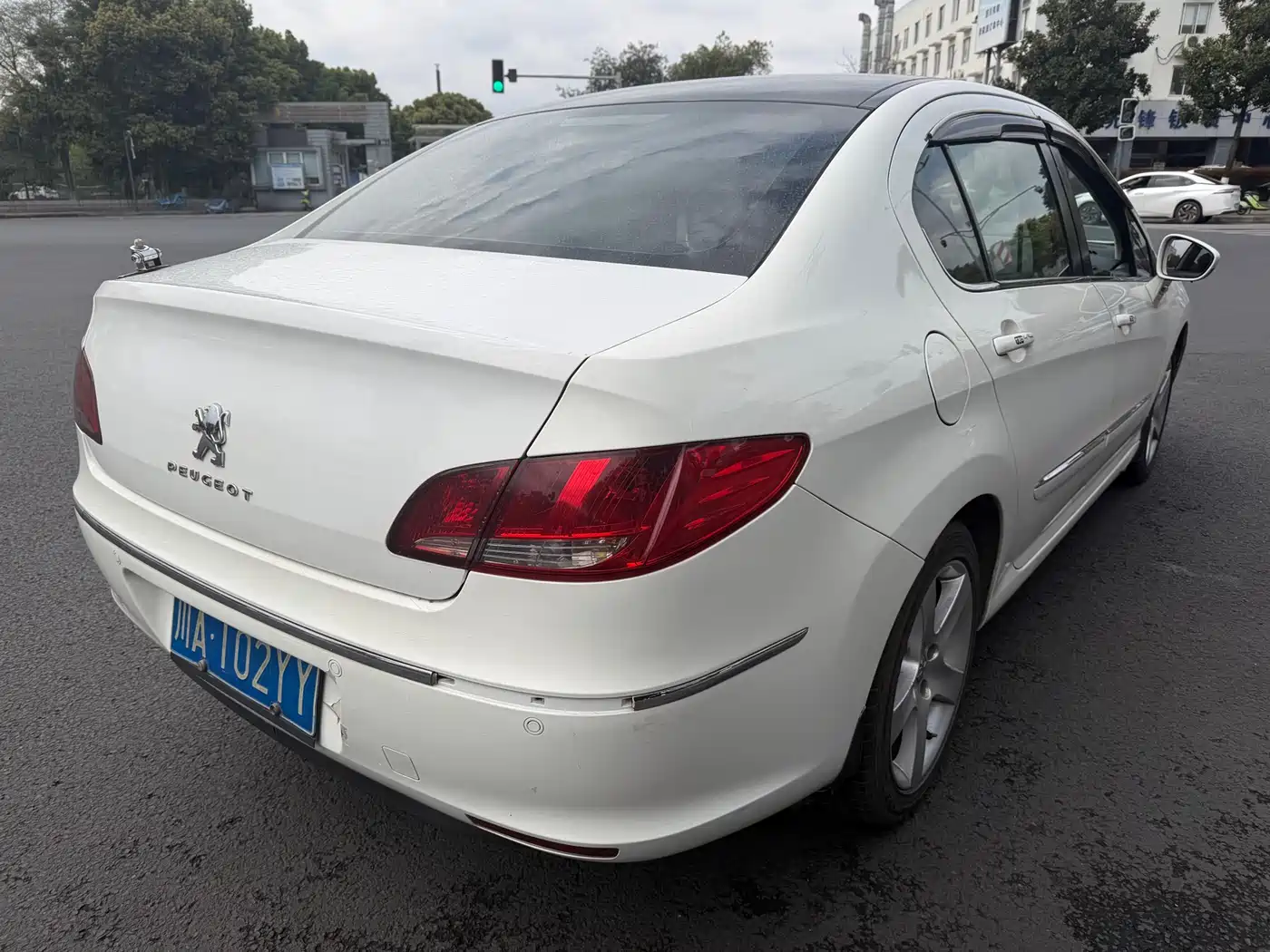Peugeot 408 2012 2.0L Roland Garros Edition фото 7