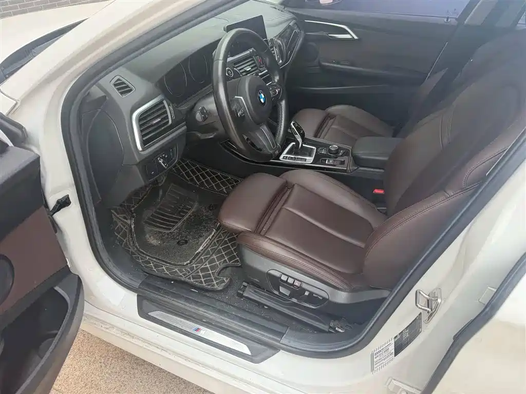 BMW 1 Series 2020 Model 125i Leading M Sport Package фото 5