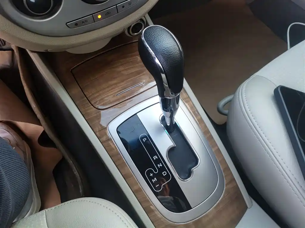 Buick Excelle 2015 1.5L Automatic Classic фото 14