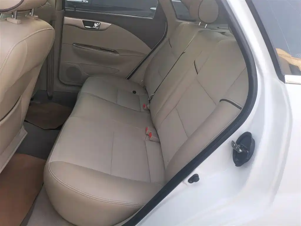 Buick Excelle 2015 1.5L Automatic Classic фото 17