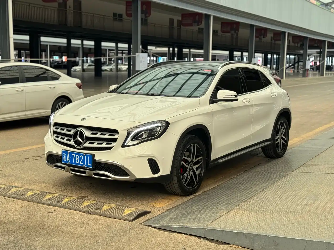 Mercedes-Benz GLA 2017 GLA 200 Fashion