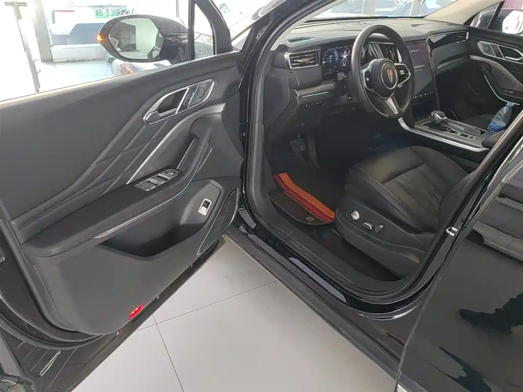 Hongqi HS7 PHEV 2024 2.0T PHEV 4WD Flagship Edition 6-seater фото 16