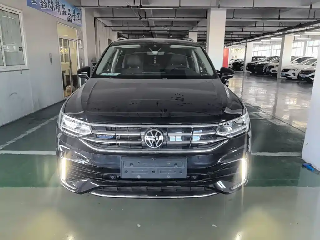 2023 Volkswagen Tiguan L PHEV