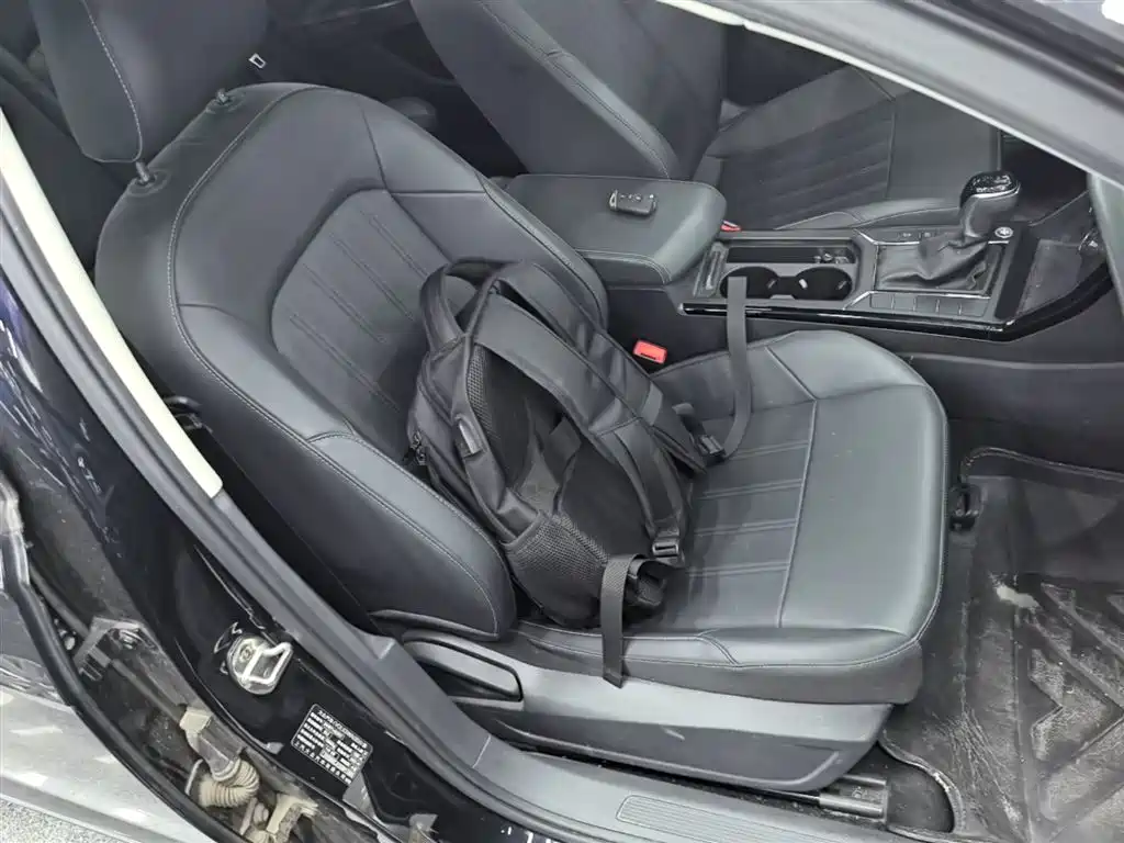 Volkswagen Passat 2025 Outstanding 280TSI Business Edition фото 25