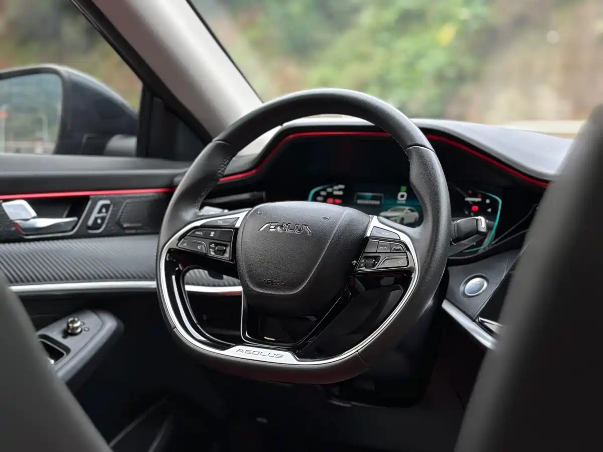 DONGFENG YI HYUN MAX