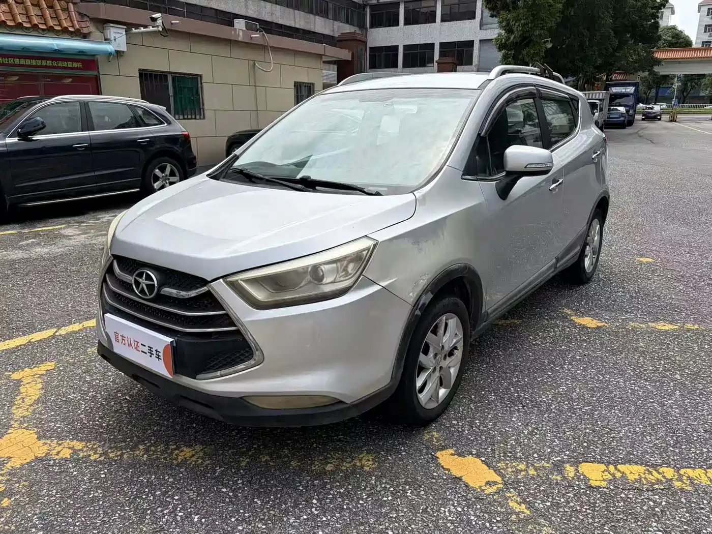 JAC Motors Refine S3 2014 2014 1.5L Manual Luxury Smart