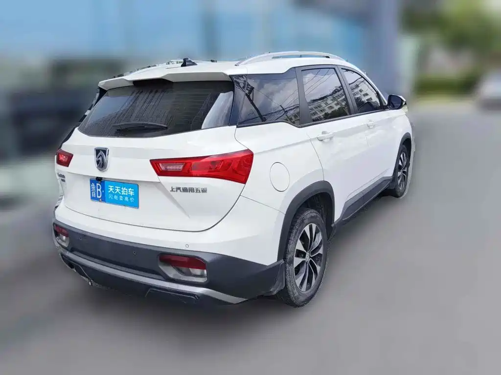 Baojun 530 2021 2021 Global Anniversary Edition 1.5T CVT Luxury 6-seater
