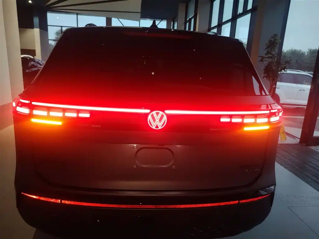 Volkswagen Teramont 2025 Teramont Pro 450TSI 4WD Summit Edition фото 3