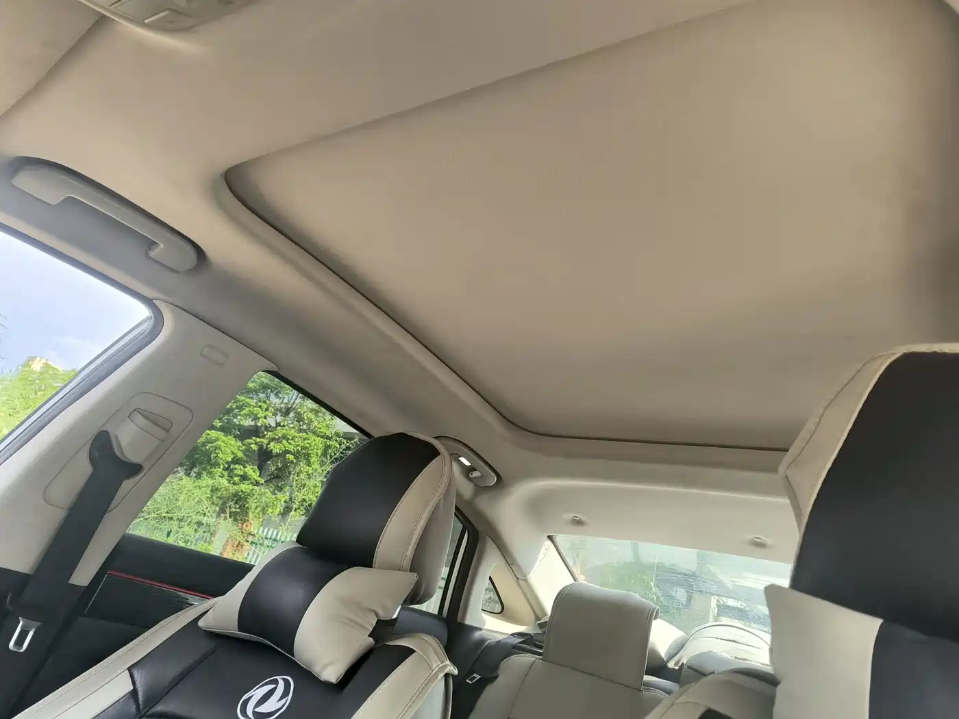 Dongfeng Aeolus Yixuan MAX 2022 2022 1.5T Ultra Cool Dad Edition