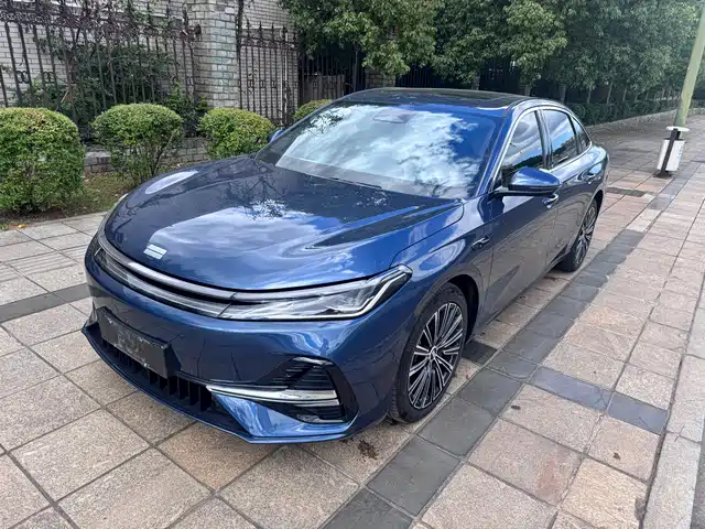  Geely Galaxy Galaxy A7 2025 EM-i 70km Luxury Edition