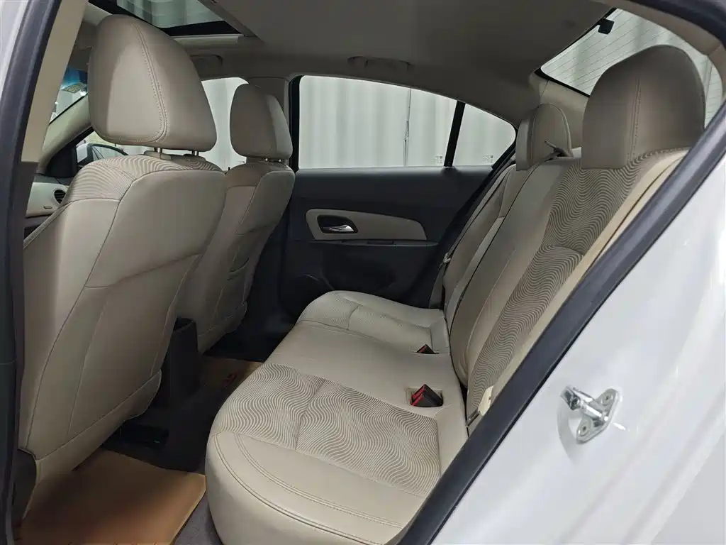 Chevrolet Cruze 2015 1.5L Classic SE AT фото 13