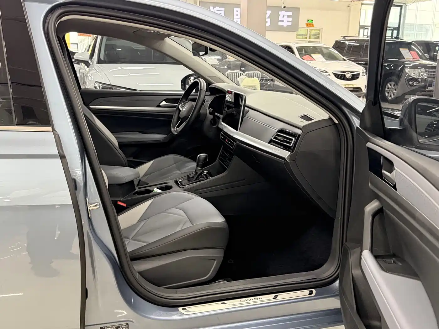 Volkswagen Lavida 2023 Model 280TSI DSG Eternal Edition фото 13