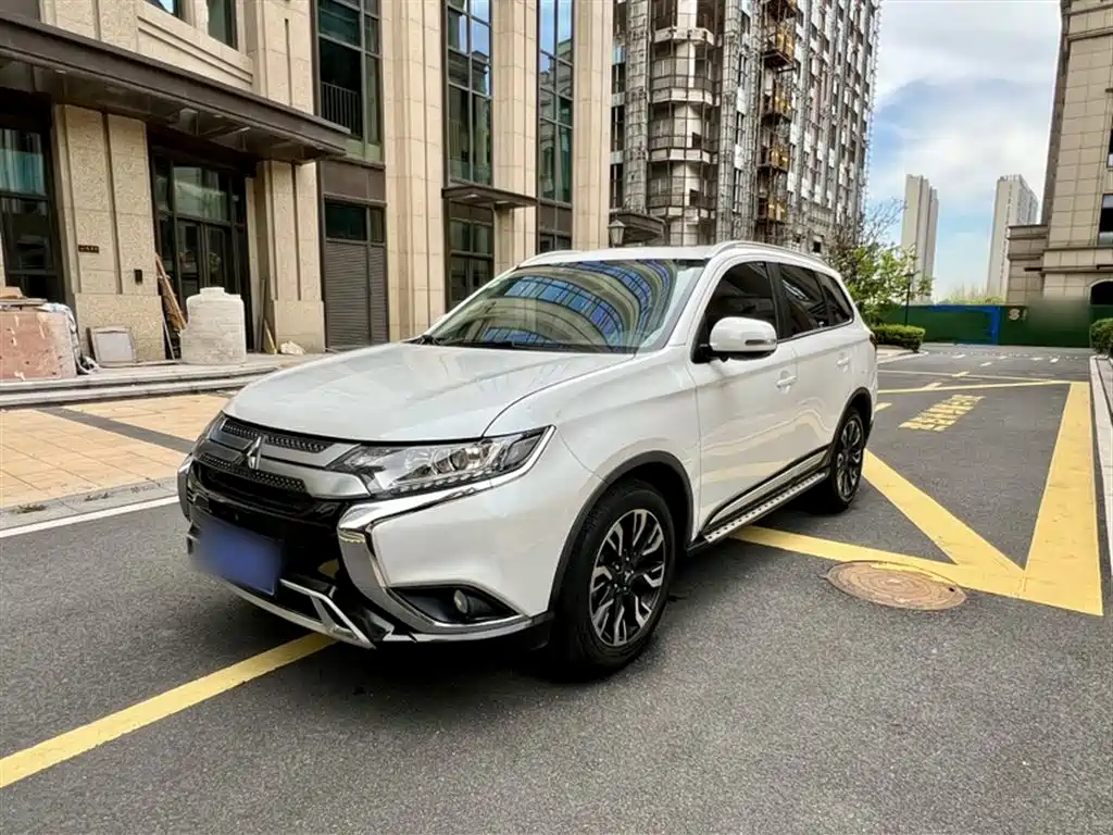 MITSUBISHI OUTLANDER
