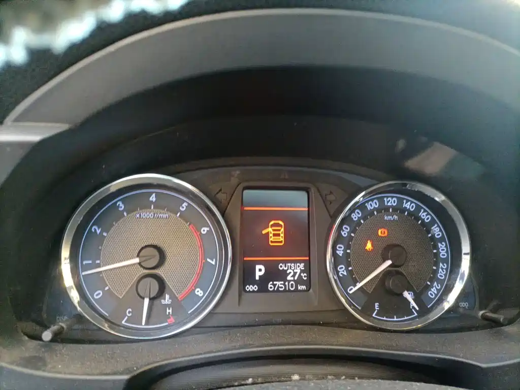 Photo 12 - Toyota Corolla