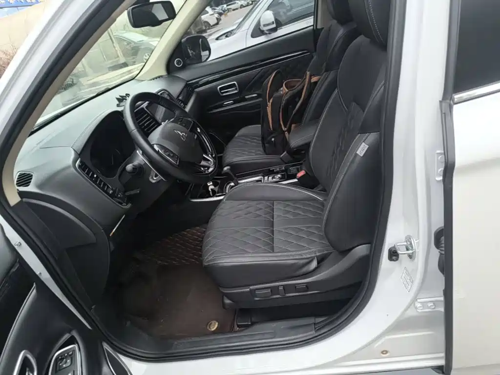 Mitsubishi Outlander 2023 2021 2.4L 4WD Yaodong Edition 5-seater