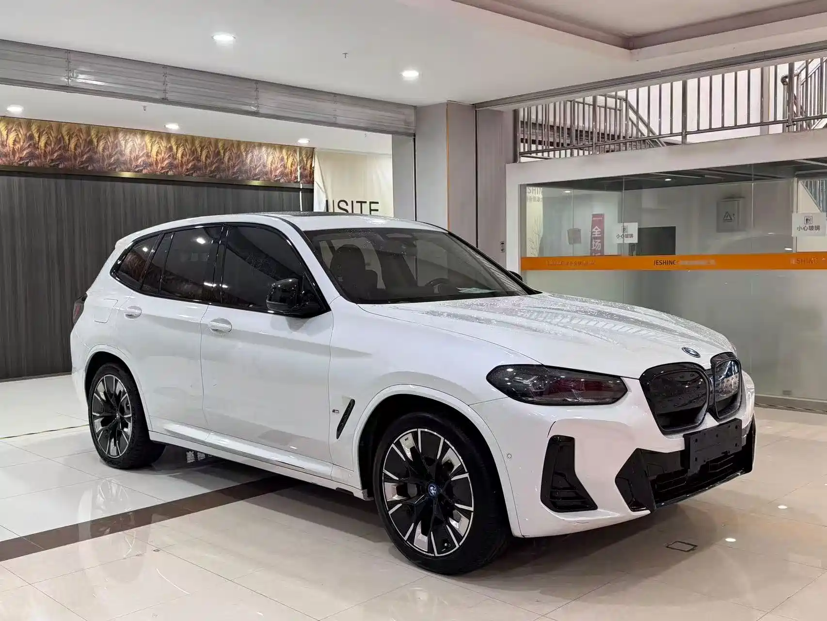 Фото 12 - BMW iX3