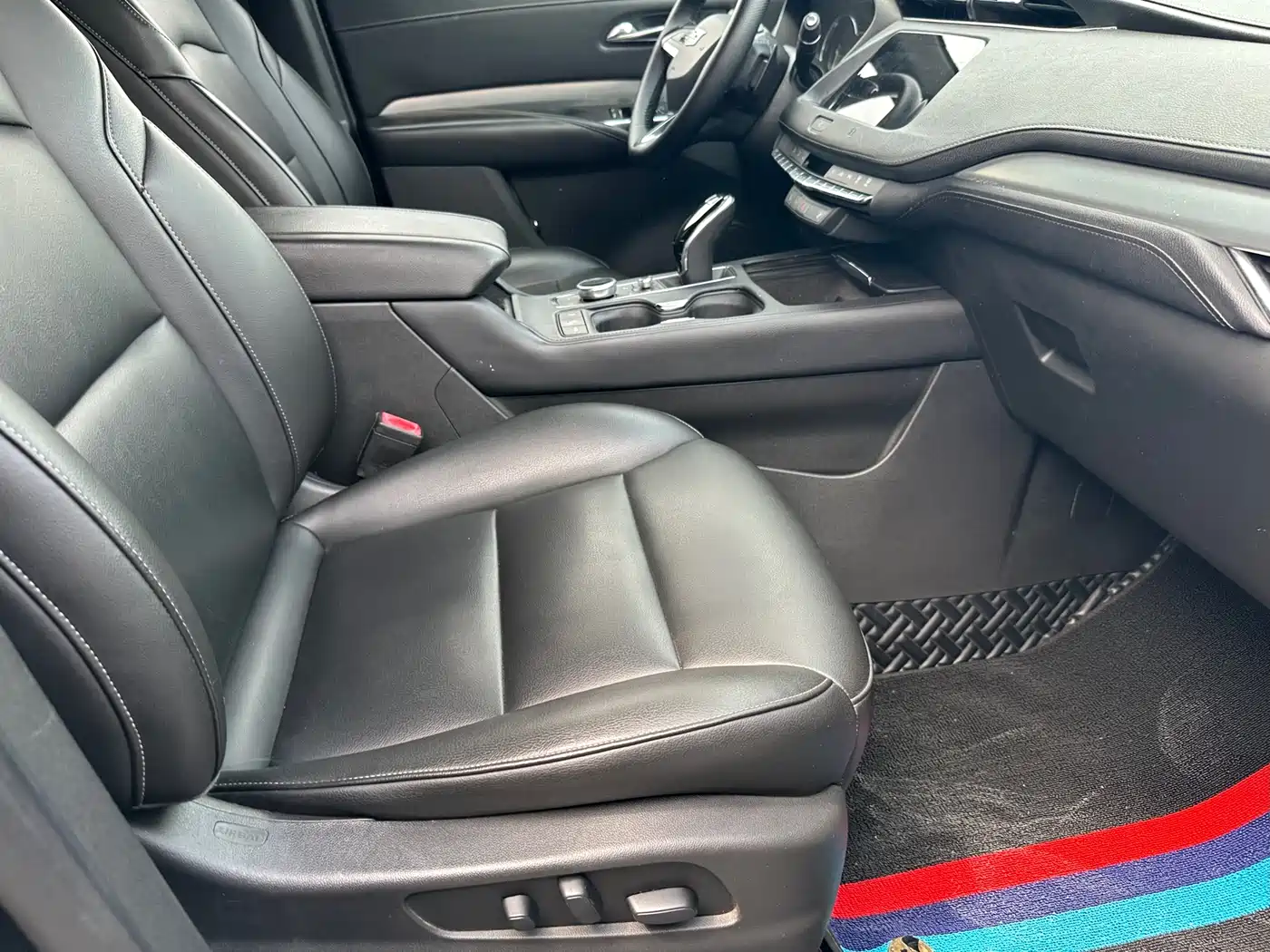 Cadillac XT4 2020 28T FWD Leading Trim фото 5