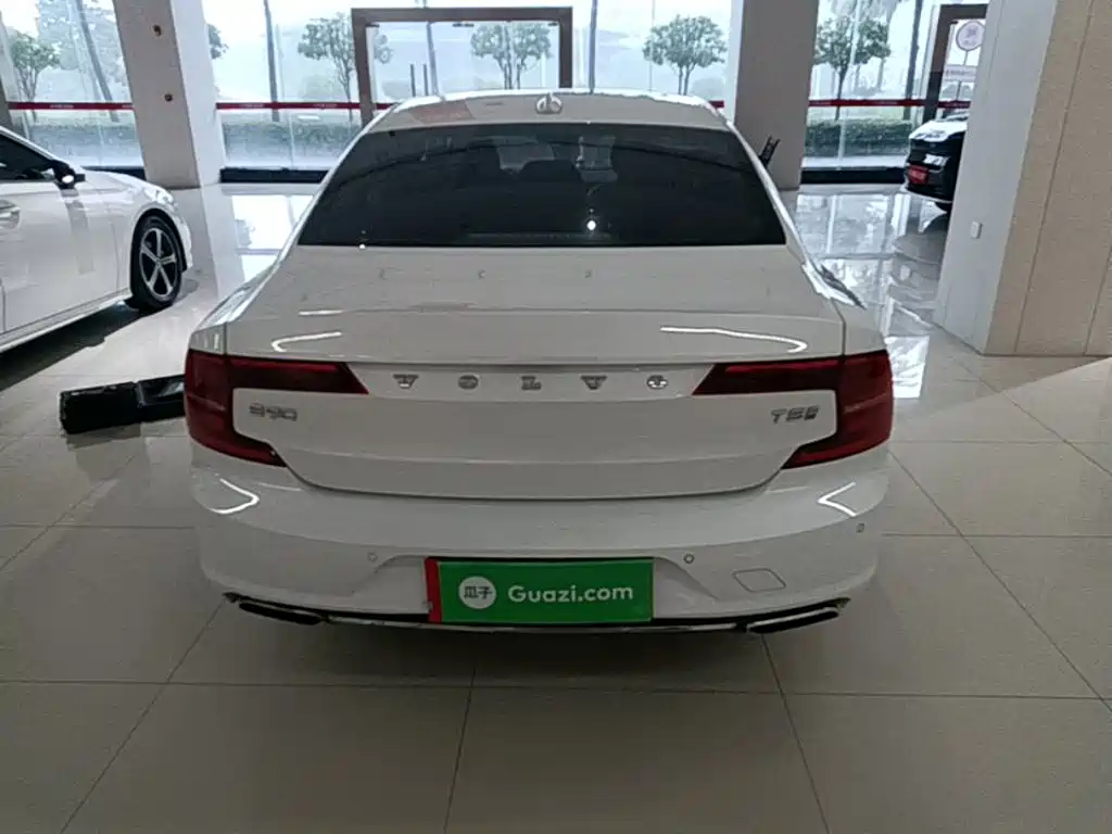 Фото 6 - Volvo S90