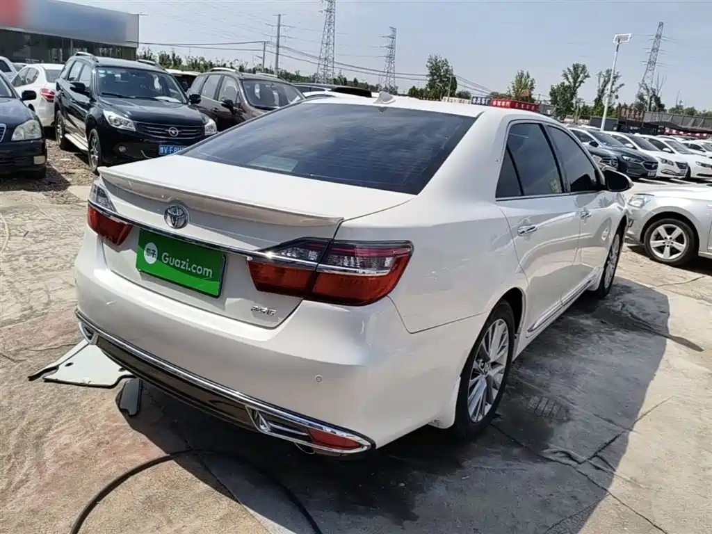 Toyota Camry 2016 2.5G 10th Anniversary Luxury Navigation Edition фото 7