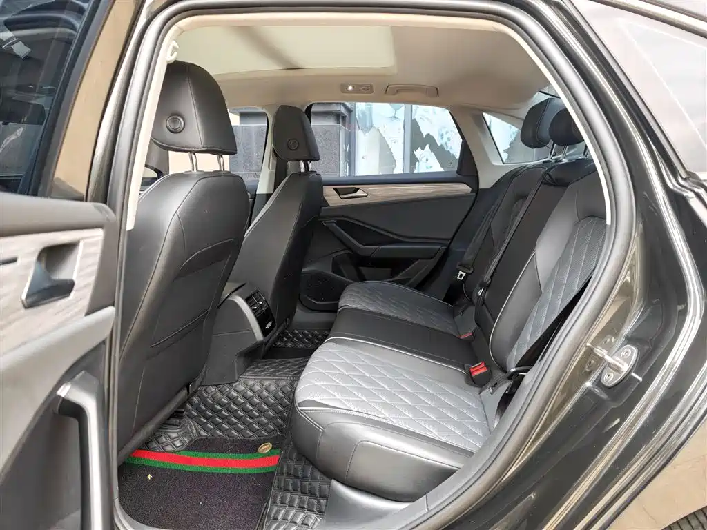 Volkswagen Sagitar 2023 300TSI DSG Surpassing Edition фото 13