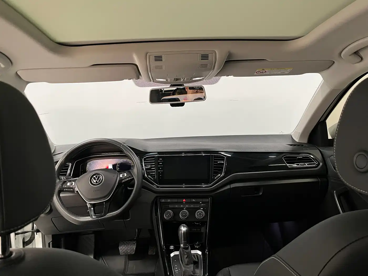 VOLKSWAGEN T ROC EXPLORING SONGS