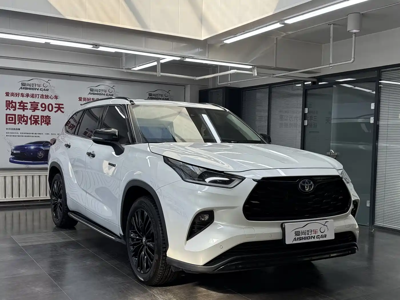 TOYOTA HIGHLANDER