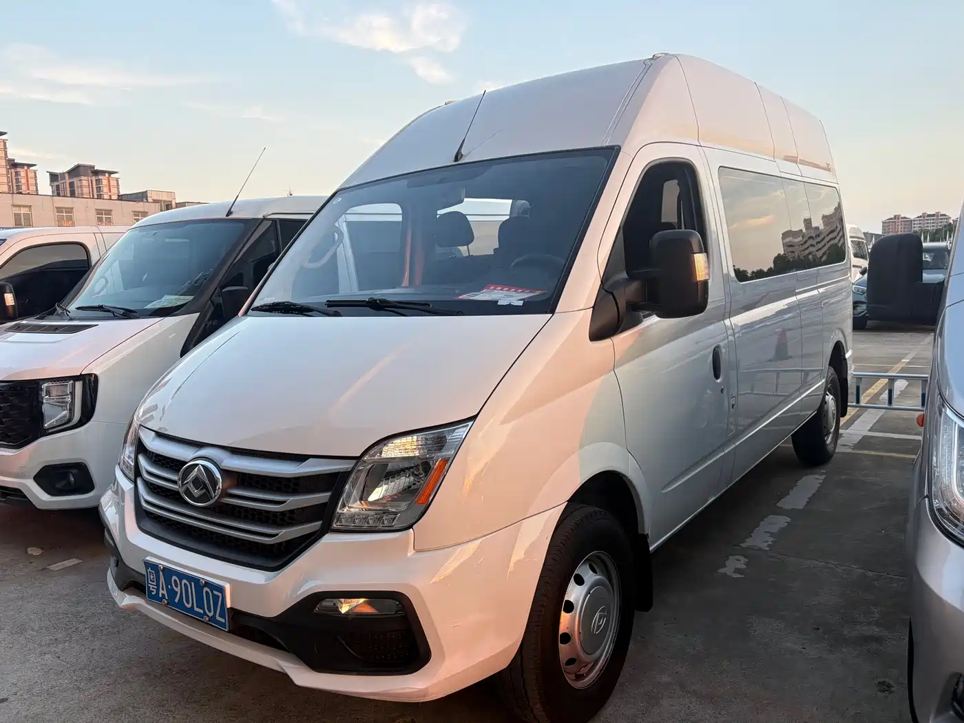 Photo 1 - SAIC Maxus Xintu V80