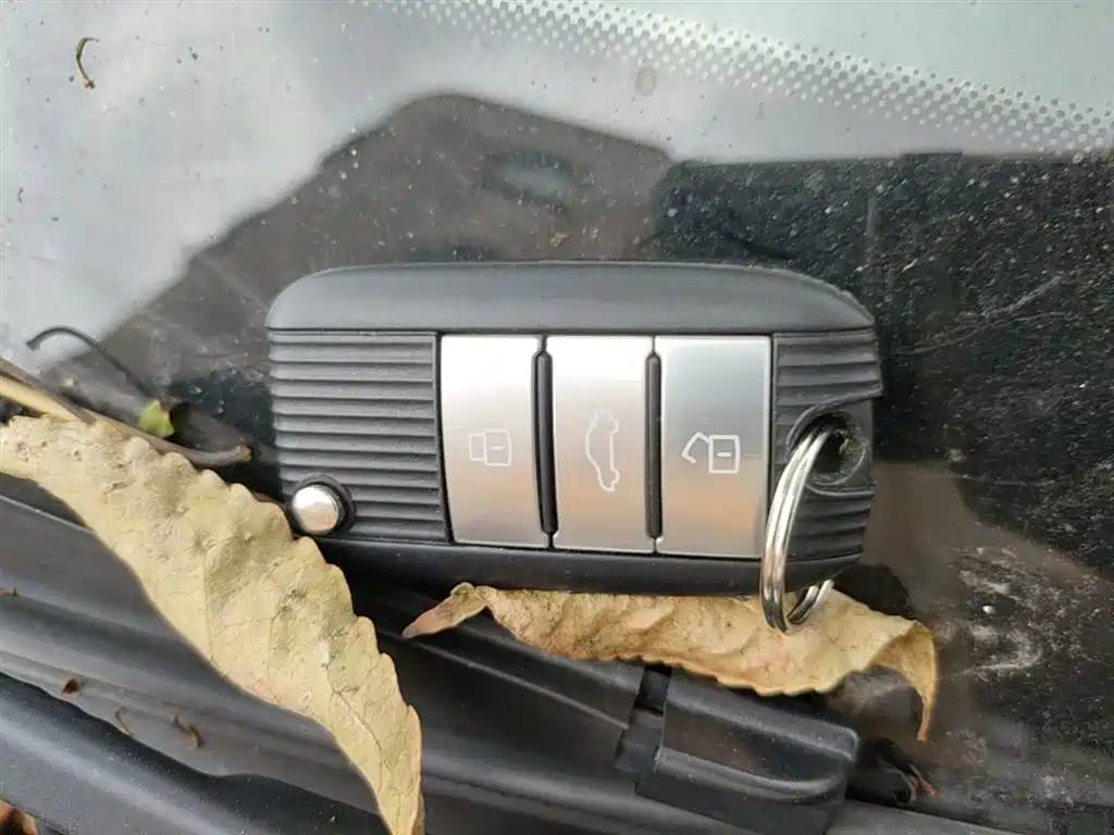 Roewe i6 2020 2020 PLUS 1.6L CVT 4G Connected Glory Flagship Edition
