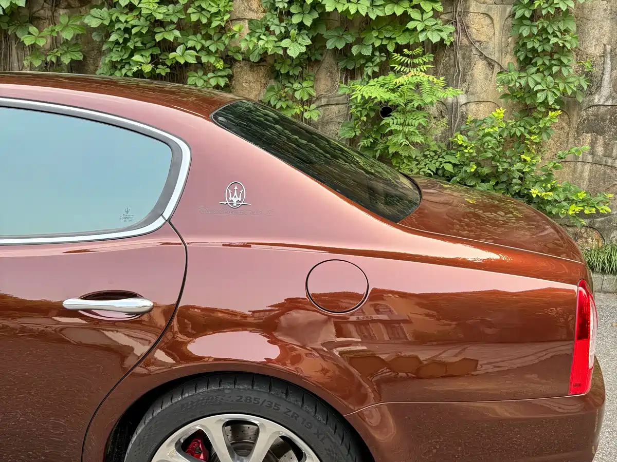 Photo 9 - Maserati Quattroporte