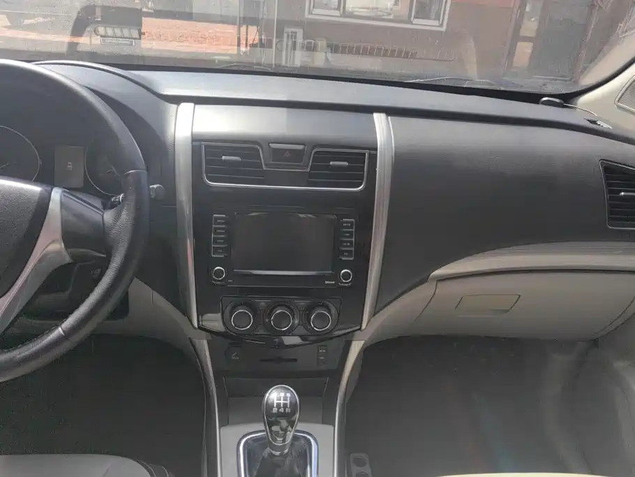 Dongfeng Fengxing Fengxing S500 2018 2017 1.5L Manual Luxury