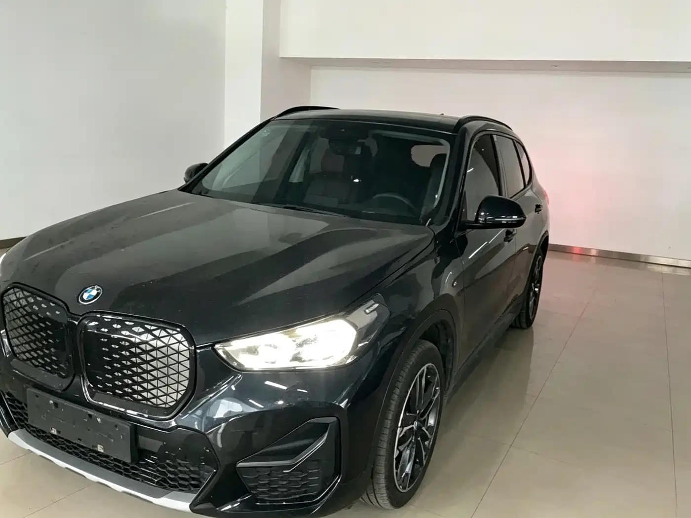 BMW iX1 2025 2025 xDrive30L M Sport Black Package